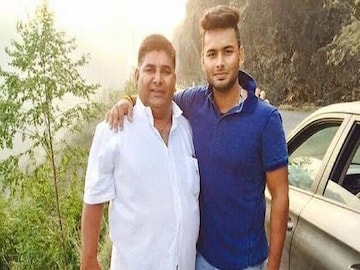 বাবাকে মিস করেন ঋষভ পন্থ