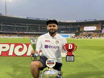 শ্রীলঙ্কার বিরুদ্ধে সিরিজ সেরা হলেন ঋষভ পন্থ