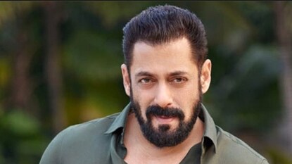 হাতে ছিল না কাজ, একটা শার্ট কেনারও ক্ষমতা ছিল না! জনসমক্ষে আবেগে ভাসলেন সলমন খান হাতে ছিল না কাজ, একটা শার্ট কেনারও ক্ষমতা ছিল না! জনসমক্ষে আবেগে ভাসলেন সলমন খান