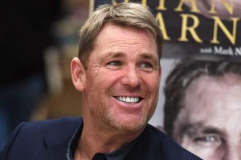 #ব্যাঙ্কক: মাত্র ৫২ তে প্রয়াত শেন ওয়ার্ন (Shane Warne Passes Away)৷ থাইল্যান্ডের রিসর্টে (Thailand Resort Shane Warne) ছুটি কাটাতে গিয়ে তাঁর আকস্মিক মৃত্যু নিয়ে মানুষের মনে প্রশ্ন প্রচুর৷ প্রাথমিকভাবে জানানো হয়েছিল হার্ট অ্যাটাকের কারণেই এভাবে অকালে চলে গেলেন স্পিন উইজার্জ শেন ওয়ার্ন (Shane Warne Pass)৷ পৃথিবীর অন্যতম সর্বকালীন সেরা লেগ স্পিনার শেন ওয়ার্ন ৭০৮ উইকেটের মালিক৷