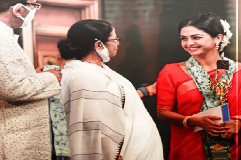 সেরা প্রযোজক: স্নেহাশিস চক্রবর্তী, সেরা পরিচালক সৌমেন হালদার, সেরা চিত্রগ্রাহক: মাধব নস্কর, সেরা কাহিনি: লীনা গঙ্গোপাধ্যায়, সেরা চিত্রনাট্য ও সংলাপ রচয়িতা: শাশ্বতী ঘোষ, সেরা সম্পাদক: নীলাঞ্জন মণ্ডল, সেরা শব্দগ্রাহক: শম্ভু দাস ৷ ছবি সৌজন্যে ইনস্টাগ্রাম ৷ 