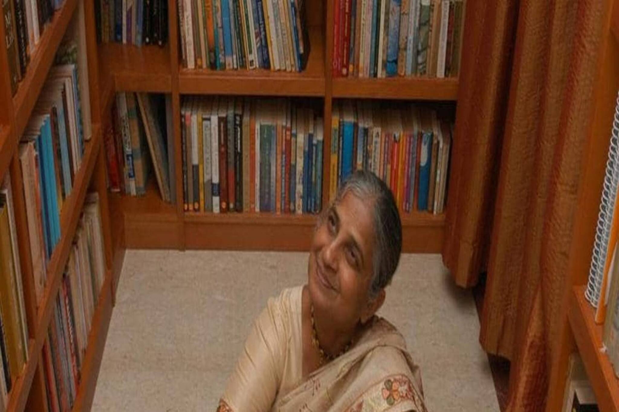 বাচ্চাকে সুঅভ্যাস শেখাতে হলে আগে বাবা মায়েরা নিজেরা বদ অভ্যাস ছাড়ুন: সুধা মূর্তি