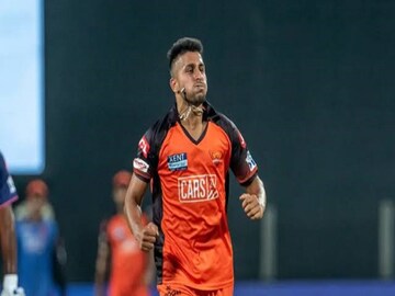 ভারতীয় পেস বোলিংয়ের ভবিষ্যৎ হাতে তৈরি উমরান মালিক