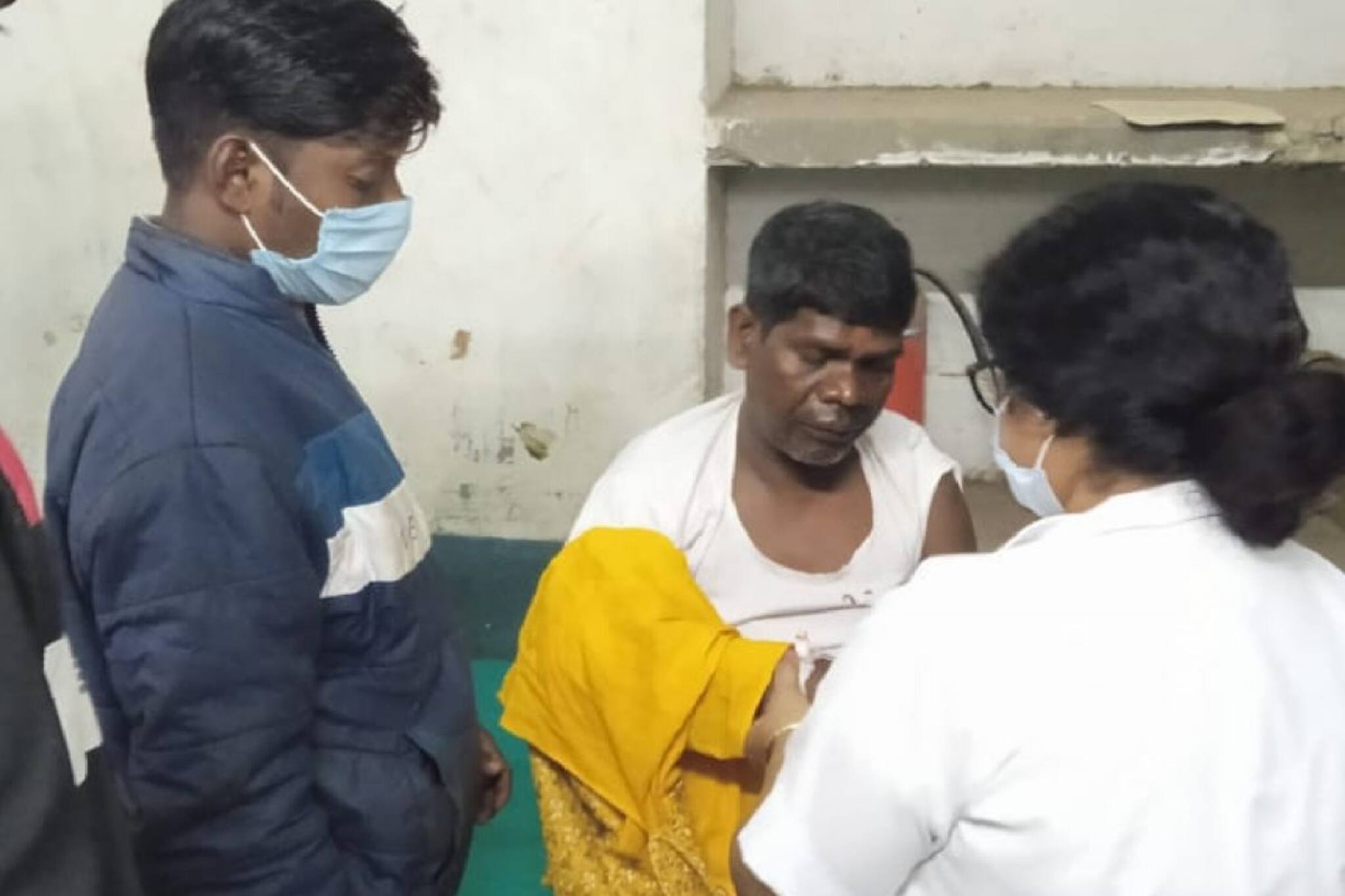 গাড়ি শিখতে গিয়ে আহত 'বাদাম কাকু', এখন কেমন আছেন ভুবন বাদ্যকার?