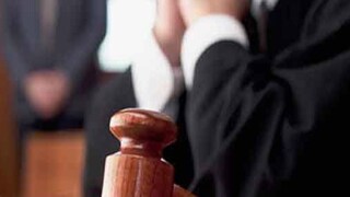 বাড়িতে মারধর না করার স্ত্রী'র আবদার শুনে থ বিচারপতি ! এজলাসে হাসির রোল