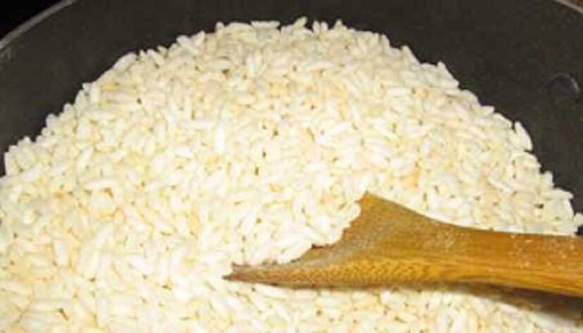 যদিও এটা বোধহয় সকলেই কম বেশি জানেন যে মুড়ি এমন একটি খাবার যা অ্যাসিডিটি রোধ করে। শরীরে যাদের হজমের সমস্যা রয়েছে, যাদের অ্যাসিডিটি হয়, তাদের ক্ষেত্রে মুড়ি খুবই উপকারী। তাই নিয়মিত মুড়ি খেলে অ্যাসিডিটি কমবে।