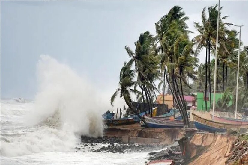 মৎস্যজীবীদের ওই এলাকায় সহজে যেতে নিষেধ করা হয়েছে। যদিও এর প্রভাব পড়বে না রাজ্যে। আন্দামান ও নিকোবর দ্বীপপুঞ্জ পর্যটকেরা যারা যাচ্ছেন তাদের জন্য জারি করা হয়েছে সতর্কবার্তা। মঙ্গলবার থেকে শুক্রবার পর্যন্ত সতর্কবার্তা বহাল থাকবে।