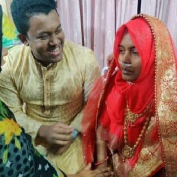 ক্যান্সারে আক্রান্ত ছিলেন ফাহমিদা। চেয়েছিলেন নতুন জীবন শুরু করতে। তাই বাঁচার প্রবল আকাঙ্ক্ষা নিয়ে প্রেমিককে নিকাহ্ করেছিলেন হাসপাতালের বেডে শুয়ে। তবে অদৃষ্টে হয়তো এমনই করুণ পরিণতি লেখা ছিল তাঁর।