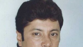 'অভিষেক চট্টোপাধ্যায়', প্রথম সারির টলিউড অভিনেতা হয়েও কখনও কিন্তু নিজেকে আলাদা করেননি স্টুডিওপাড়ার প্রিয় মুখ মিঠুদা। এককথায় ছিলেন 'মাটির মানুষ'! 'টি বয়' থেকে প্রোডাকশন ম্যানেজার থেকে সহ-অভিনেতা সকলকে একইভাবে ভালোবাসায় ভরিয়ে দিয়েছিলেন তিনি। সঙ্গে ছিল কাজের বিষয়ে চূড়ান্ত পেশাদারিত্ব।