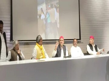 Akhilesh Yadav at SP headquarters in Lucknow on March 8, 2022. (Image: News18)