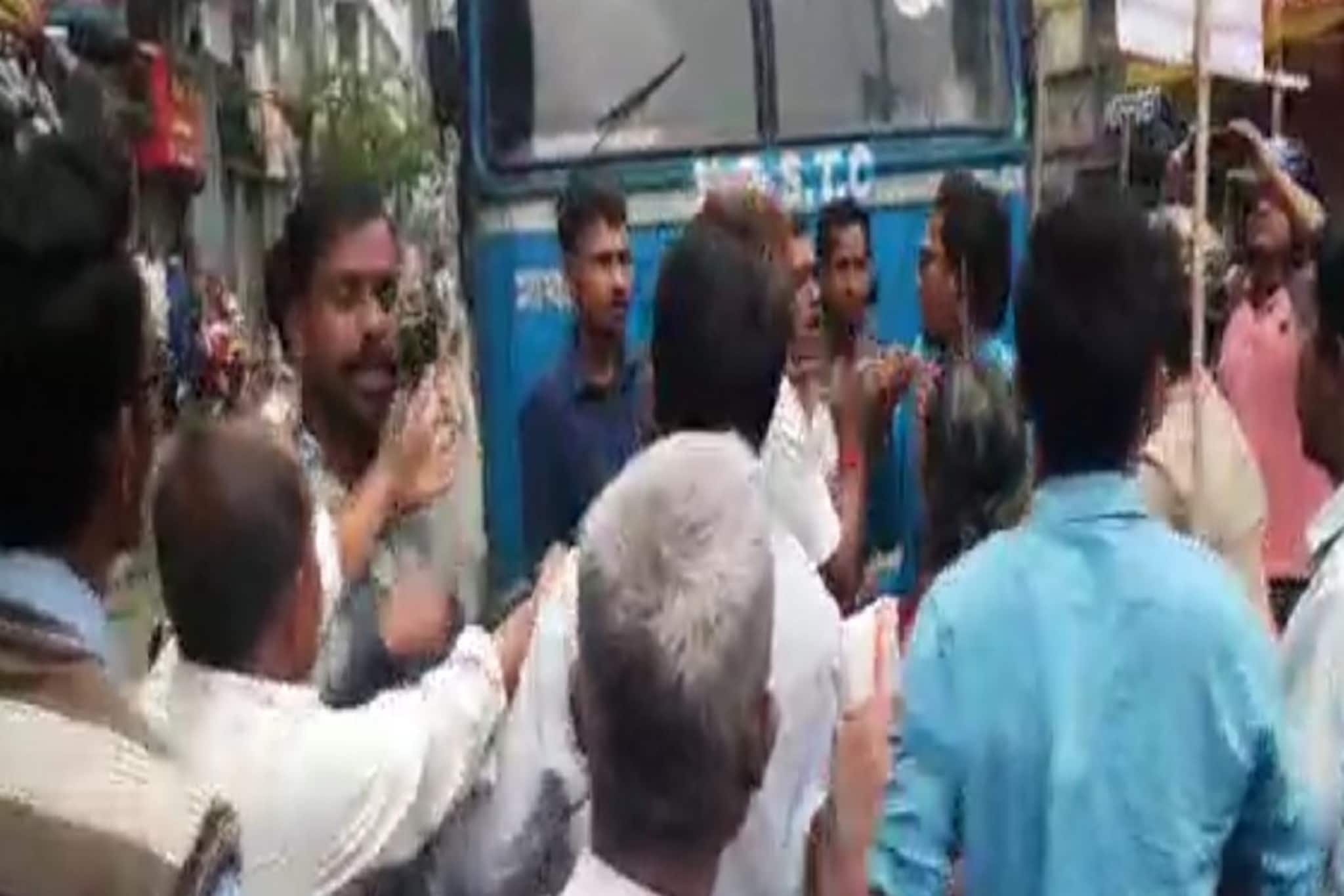 বনধ তুলতে গেল পুলিশ, এগিয়ে এলেন মহিলারা! কোচবিহারে যা ঘটল, অভাবনীয়