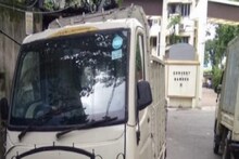 রাস্তায় দাঁড়িয়ে ম্যাটাডোর, সন্দেহ বশেই ধরল পুলিশ! থরে থরে সাজানো এ কী জিনিস!