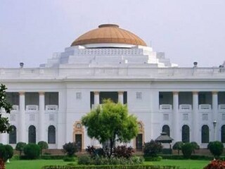 আজ দুপুর ২টোতেই শুরু হবে বিধানসভার বাজেট অধিবেশন