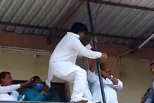 ভয়ানক কাণ্ড! শপথ নিতে গিয়ে আত্মহত্যার চেষ্টা কাউন্সিলরের! ভয়ানক কাণ্ড! শপথ নিতে গিয়ে আত্মহত্যার চেষ্টা কাউন্সিলরের!