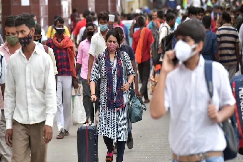 দেশে করোনার সক্রিয় রোগীর সংখ্যা ৮৮ হাজার ২৮৪ জন। যা গতকালের থেকে ৪ হাজার ২৯৪ জন বেশি। দেশে অ্যাকটিভ কেসের ০.২০ শতাংশে পৌঁছে গিয়েছে। স্বাস্থ্য দফতরের রিপোর্টে একদিনে করোনায় প্রাণ হারিয়েছেন ১৩ জন। এই সংখ্যাটা আগের দিনের থেকে খানিকটা কম। দেশে এখনও পর্যন্ত কোভিডে মোট মৃতের সংখ্যা ৫ লক্ষ ২৪ হাজার ৯৫৪ জন।