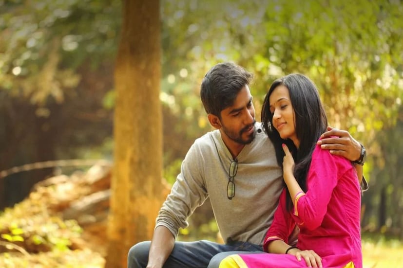 করোনা ভাইরাসের কারণে মানুষ লকডাউনের মতো কড়া বিধিনিষেধের মধ্যে ২ বছর পার করেছেন। কিন্তু এখন পরিস্থিতির উন্নতি হচ্ছে এবং মহামারীর প্রাদুর্ভাবও কমেছে। এমন পরিস্থিতিতে, অনেকে আবার তাদের জীবনকে রোমান্টিক করতে অনলাইনে সঙ্গী খুঁজছেন। আজ আমরা আপনাকে এমন ৭ টি সেরা অনলাইন ডেটিং সাইট সম্পর্কে বলব, যেগুলিতে যোগ দিয়ে আপনিও খুঁজে নিতে পারেন পছন্দের সঙ্গী। জীবনকে সুখী করতে পারেন এক লহমায়।