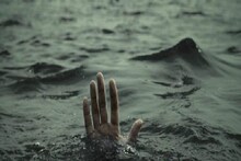 তারকেশ্বরে যাওয়ার আগে গঙ্গা থেকে জল তুলতে গিয়ে তলিয়ে গেলেন এক যুবক
