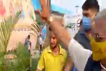 আপনার গান শুনতে যাব জাগোবাংলার স্টলে, দোলাকে বইমেলায় বললেন দিলীপ আপনার গান শুনতে যাব জাগোবাংলার স্টলে, দোলাকে বইমেলায় বললেন দিলীপ