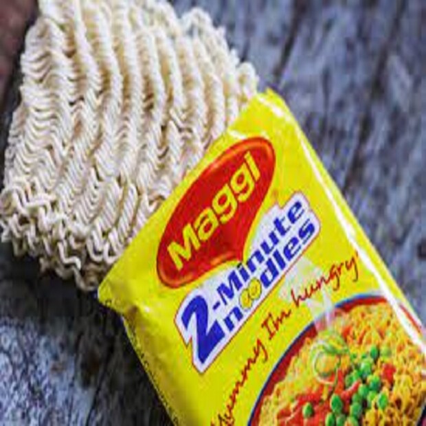 এবার থেকে ৭০ গ্রামের একটি ম্যাগির (Maggie Price Hike) প্যাকেটের দাম ১২ টাকার বদলে এবার ১৪ টাকা এবার থেকে দিতে হবে ৷ ১৪০ গ্রামের ম্যাগির প্যাকেটের জন্য এবার থেকে ৩ টাকা বেশি দিতে হবে ৷ প্রতীকী ছবি ৷