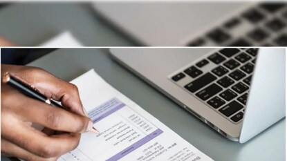 বুঝে নিন নিজের হক, এক নজরে দেখে নিন কত বছর কাজ করলে কত টাকা গ্র্যাচুইটি পাওয়া যায় বুঝে নিন নিজের হক, এক নজরে দেখে নিন কত বছর কাজ করলে কত টাকা গ্র্যাচুইটি পাওয়া যায়