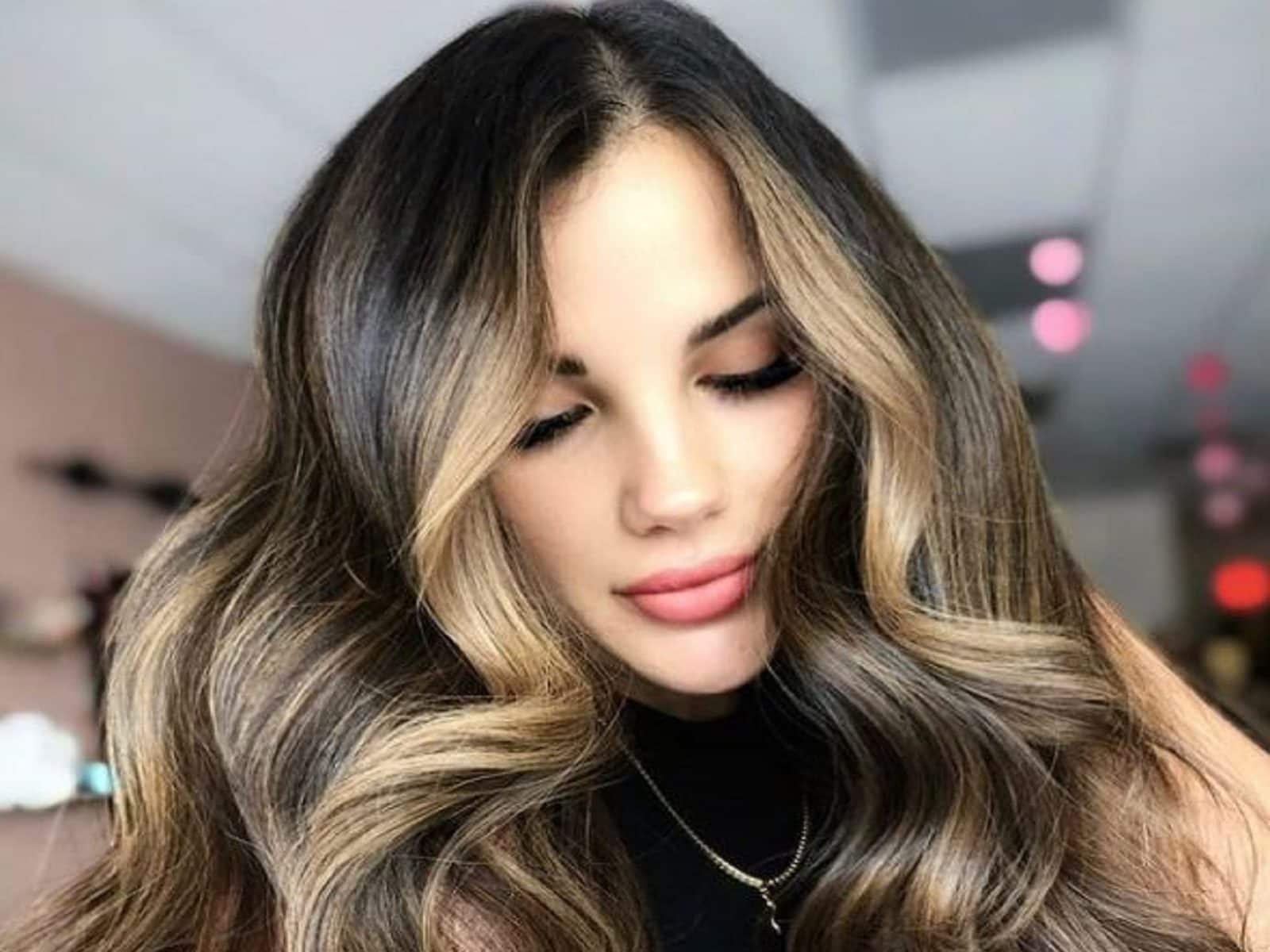 Hair Colour Tips: চুল রাঙিয়ে নিন ২০২২-এর ট্রেন্ডি রঙে, দেখভাল করা যায়  সহজে! – News18 Bangla