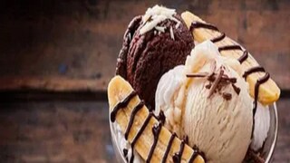 আইসক্রিমে দুধ থাকেই। দুধে এল-ট্রিপটোফেন থাকে যা পুরো নার্ভাস সিস্টেমকেই শান্ত রাখতে পারে। ফলে মেজাজও ভাল থাকে।