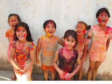 Holi 2022