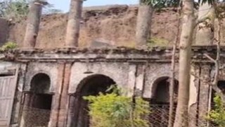 সংস্কারের অভাবে জরাজীর্ণ অবস্থা বর্ধমান রাজবাড়ির