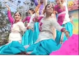 রং খেলার দিনে এক টুকরো শান্তিনিকেতনের প্রতিচ্ছবি ধরা পড়ে মহিষাদল রাজবাড়িতে