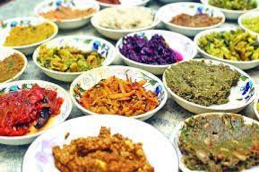 তাড়াতাড়ি খাবার খেলে পরিপাক তন্ত্রে প্রভাব পড়ে ৷ তাড়াহুড়োর সমস্ত বড় বড় গ্রাস চিবিয়ে না খেয়ে এক্কেবারে গিলে ফেলার প্রবণতা রয়েছে অনেকেরই ৷ প্রতীকী ছবি ৷ 