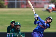 বিশ্বকাপে পাকিস্তানের বিরুদ্ধে দারুণ তরুণ পূজা-স্নেহা জুটি,পাকের টার্গেট ২৪৫