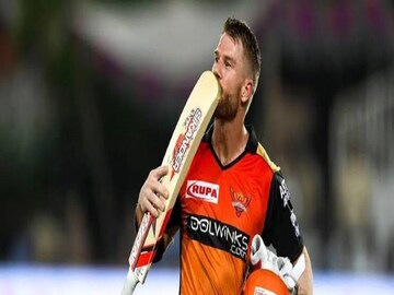 আইপিএল অরেঞ্জ ক্যাপের তালিকায় সবার ওপরে ডেভিড ওয়ার্নার