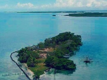 Two Men Bought Caribbean Island to Start Their Own Country, Here's How You Can Do it (Photo: Instagram)
