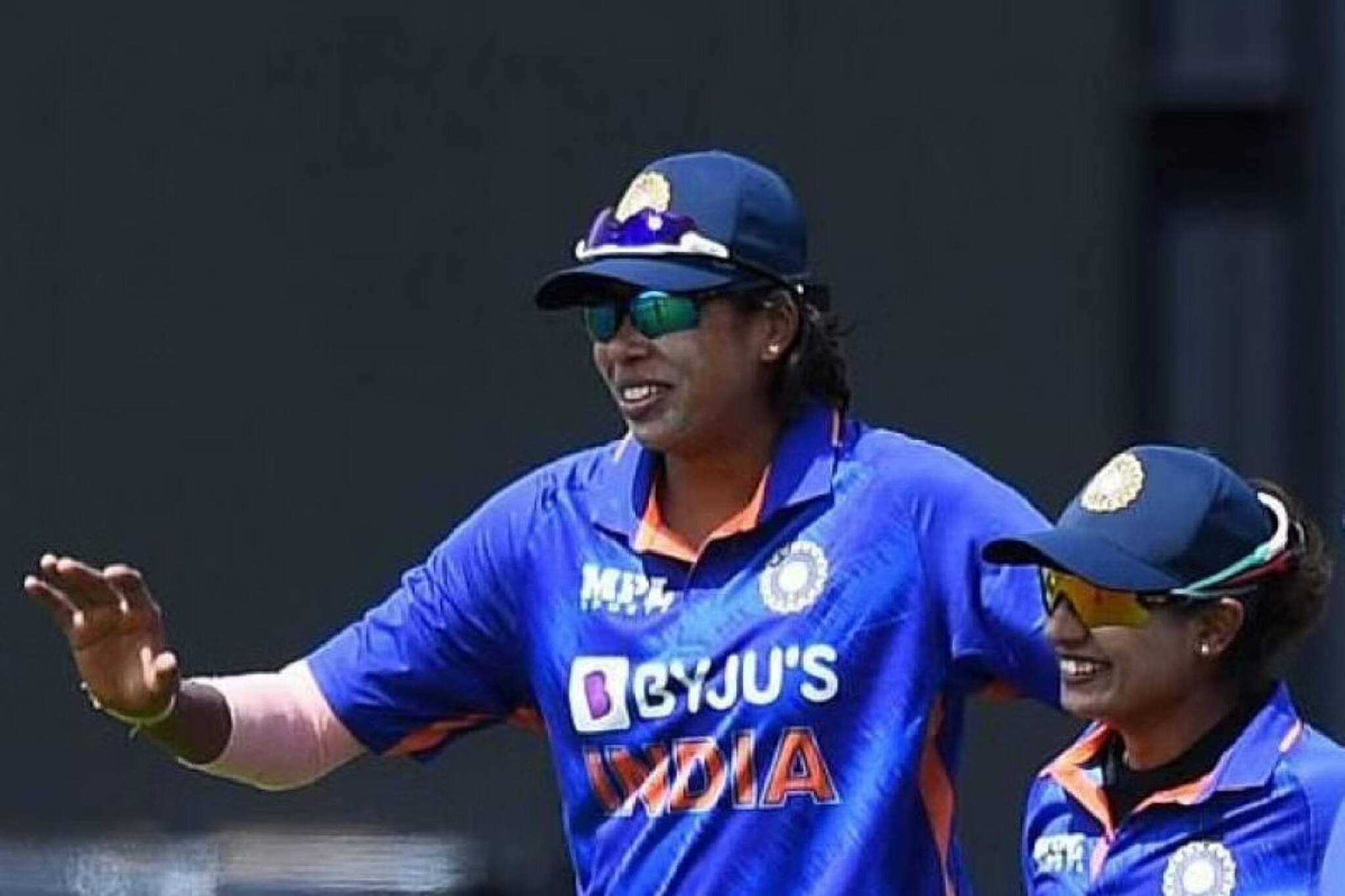 চাকদহ এক্সপ্রেসের গতিতে ছারখার পাকিস্তান, কেরিয়ারের শেষ বিশ্বকাপে ঝুলন যেন আগুন!