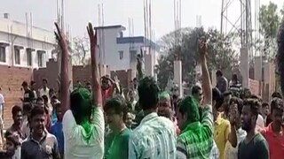 সেলিব্রেশন তৃণমূলে সেলিব্রেশন তৃণমূলে