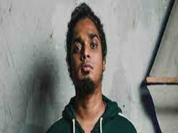 বন্ধুদের সঙ্গে লাদাখ গিয়ে প্রথম হার্ট অ্যাটাক! গল্লি বয় খ্য়াত র‍্যাপারের মা ভেঙে পড়েছেন 
