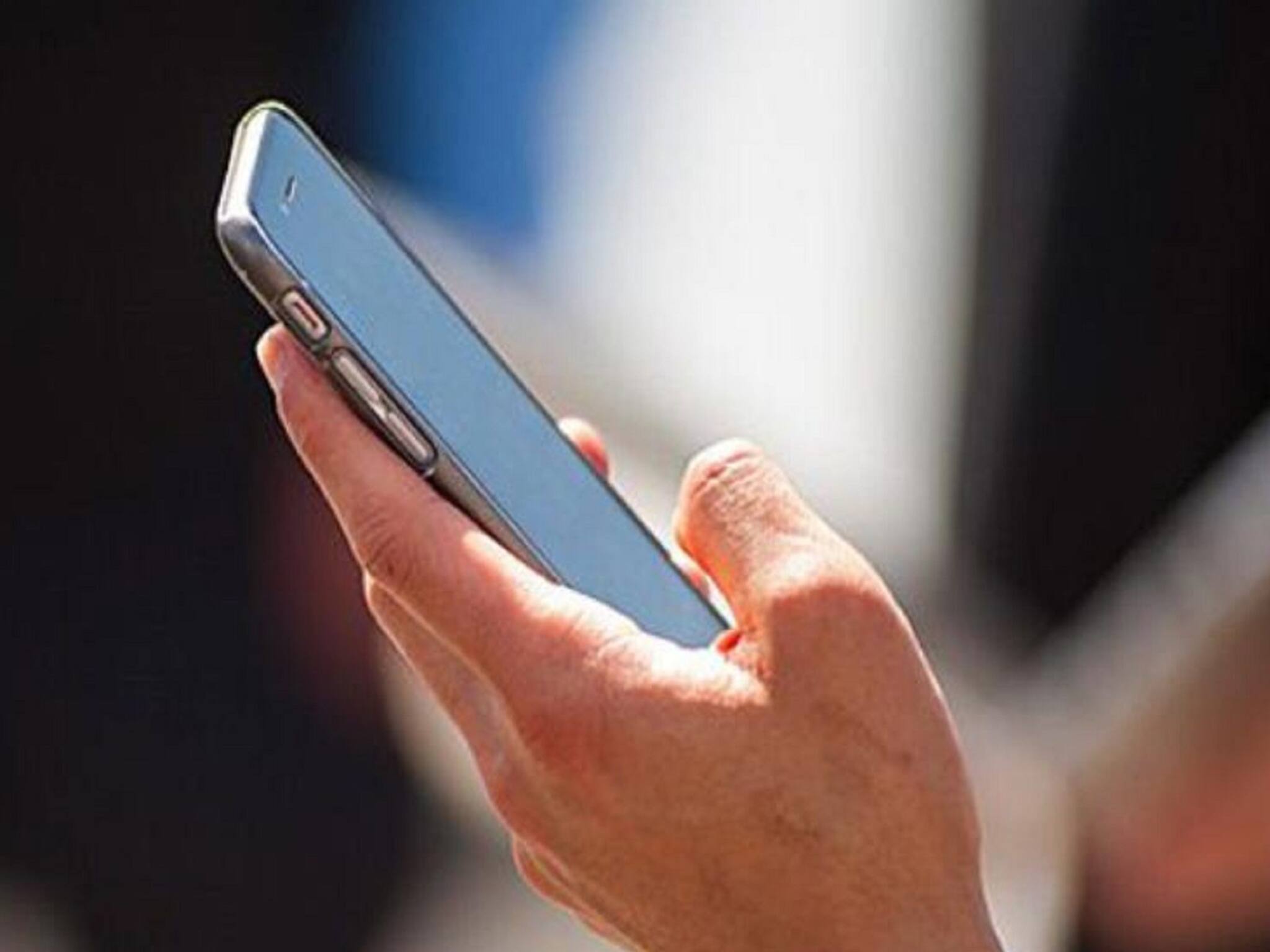 Smartphone Buying Guide: কষ্টের টাকা খরচ করে লোকসান সইবেন কেন; স্মার্টফোন কেনার সময় সতর্ক থাকুন এই ৫ ভুল থেকে