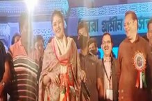 ‘মমতা ঝুঁকেগা নেহি…’ পুষ্পার সংলাপে 'ভোট দেওয়ার' টোটকা দিলেন সায়নী ঘোষ! ‘মমতা ঝুঁকেগা নেহি…’ পুষ্পার সংলাপে 'ভোট দেওয়ার' টোটকা দিলেন সায়নী ঘোষ!