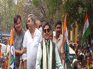 উপনির্বাচনে মনোনয়ন পেশ শত্রুঘ্ন সিনহার