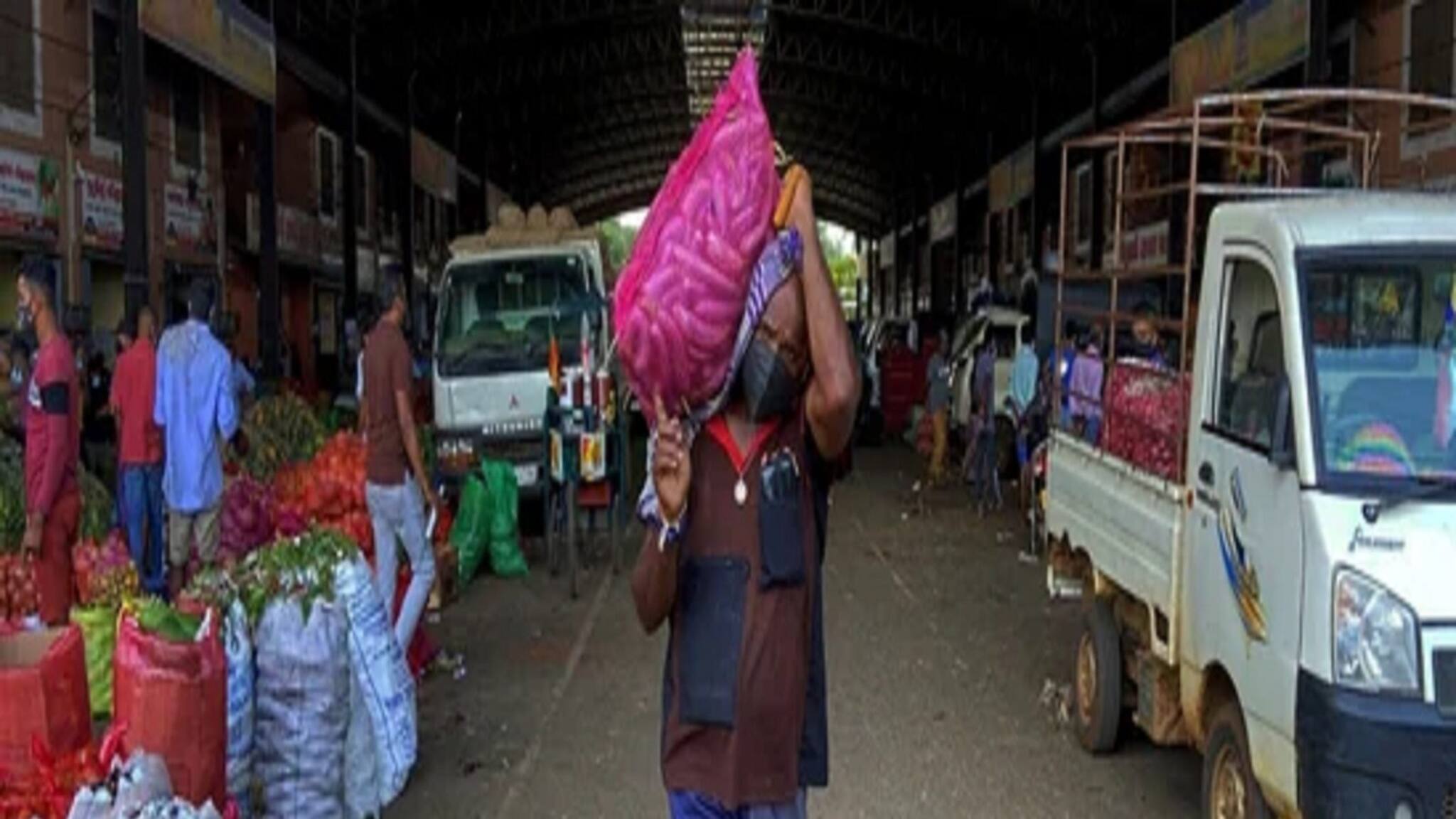 Sri Lanka Economic Crisis: Explained: বিপুল ঋণের বোঝা, চরম খাদ্যসংকট, নেই জ্বালানিও! কীভাবে বাঁচবে এই প্রতিবেশী দেশ?