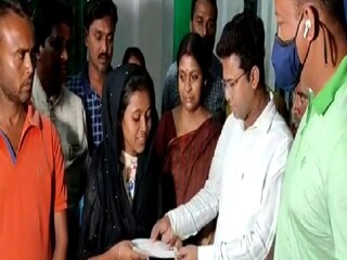 অভিষেকের তৎপরতায় হাসি ফিরল মাধ্যমিক পরীক্ষার্থীর 