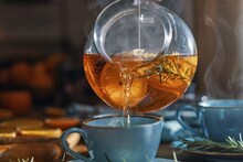 Coloring in Tea: রঙ করা চা খাচ্ছেন না তো? এই সহজ উপায়ে জেনে নিতে পারেন আপনার চা