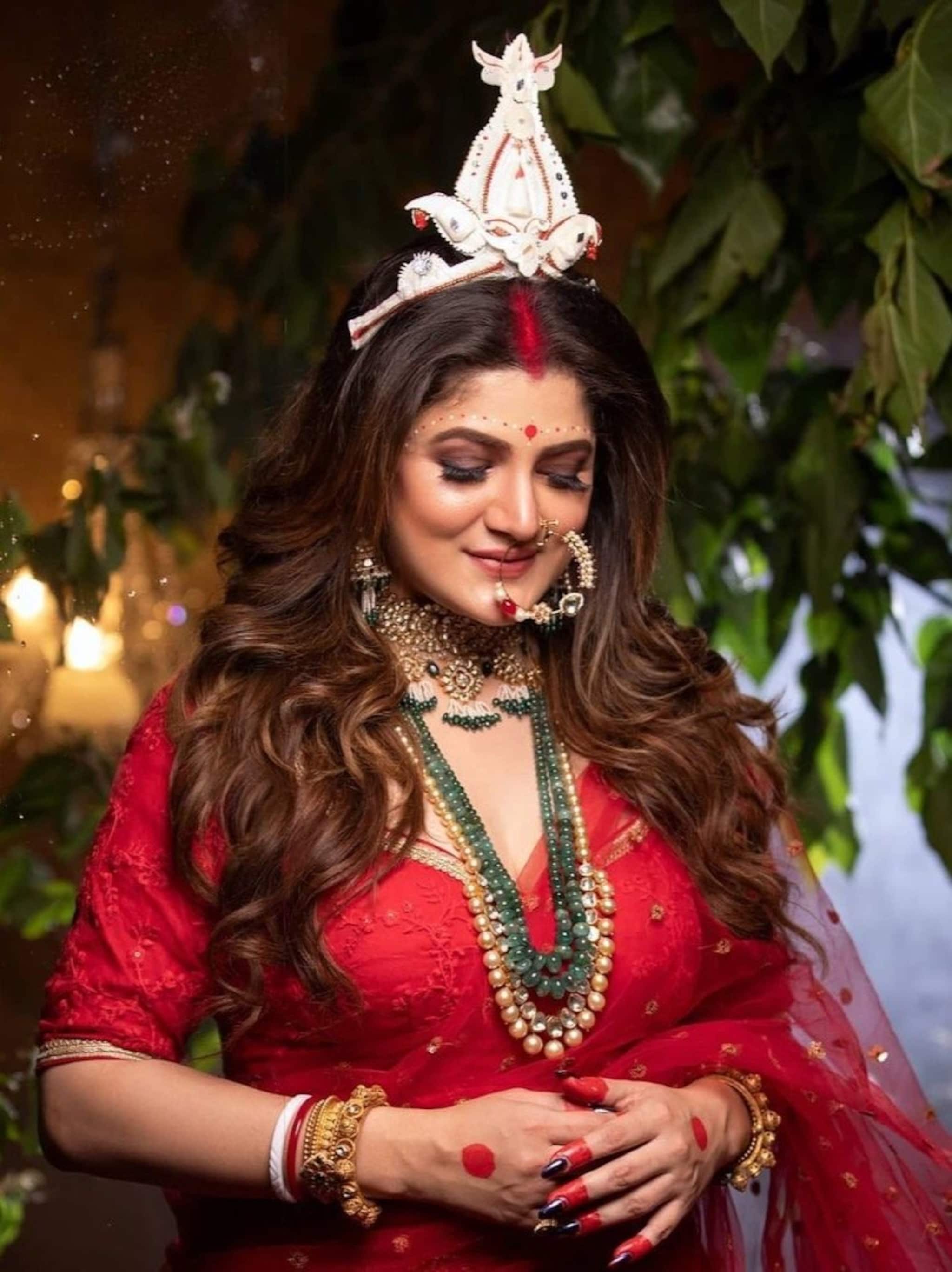 কনের সাজে তারকারা