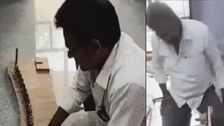 বিদ্যুৎ না থাকলেই বা কী, ওজন কমাতে বিদ্যুৎবিহীন কাঠের ট্রেডমিল বানিয়ে ফেললেন এই ব্যক্তি! বিদ্যুৎ না থাকলেই বা কী, ওজন কমাতে বিদ্যুৎবিহীন কাঠের ট্রেডমিল বানিয়ে ফেললেন এই ব্যক্তি!