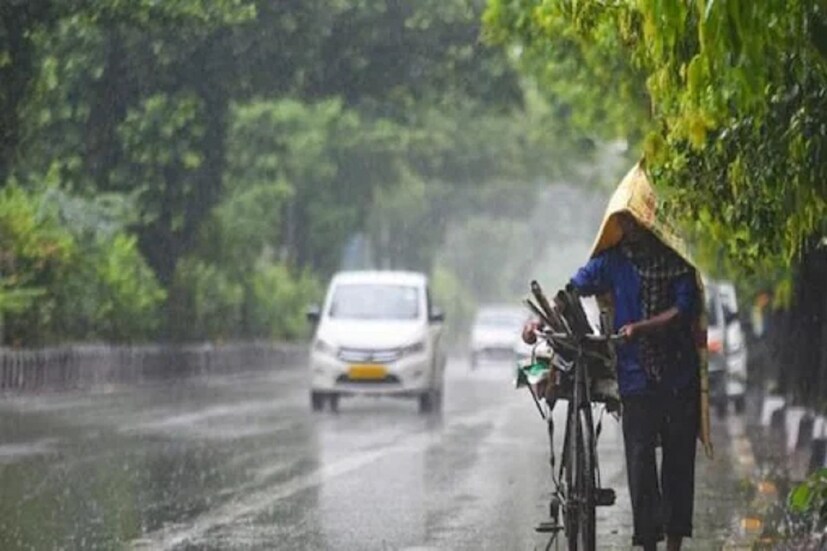 মৌসম ভবনের পূর্বাভাস অনুযায়ী, দেশের বেশ কিছু রাজ্যে তুমুল তাপপ্রবাহের সতর্কতা থাকলেও বঙ্গোপসাগর থেকে দক্ষিণ-পশ্চিমা বায়ু স্থলভাগে ঢোকার ফলে প্রচুর পরিমাণে জলীয় বাষ্প ঢুকছে। যার জেরে আগামী ৩ দিন উত্তর-পূর্বের রাজ্যগুলি বিশেষ করে অরুণাচল প্রদেশ, অসম-মেঘালয়, লাগাল্যান্ড, মনিপুর, মিজোরাম, ত্রিপুরায় বৃষ্টির পূর্বাভাস দেওয়া হয়েছে।
