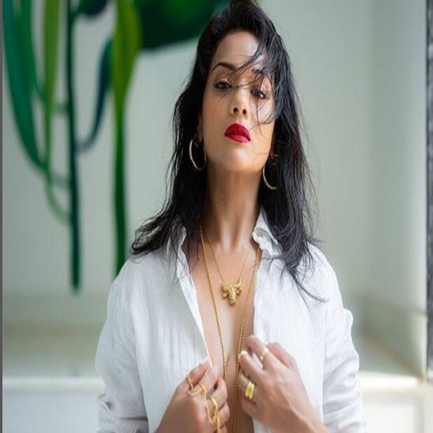 সুপার হট ছবিতে ঝড় তুলেছেন মেগা গুপ্ত তাঁর ছবিগুলি বারে বারে সোশ্যাল মিডিয়ায় উত্তাপ ছড়াচ্ছে ৷ ছবি সৌজন্যে ইনস্টাগ্রাম ৷