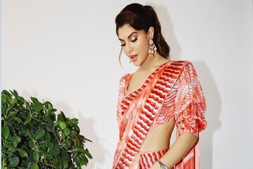 সলমন, সুকেশ থেকে বাহারিনের যুবরাজের বান্ধবী...শাড়িতে সিংহলী কন্যা জ্যাকলিন সলমন, সুকেশ থেকে বাহারিনের যুবরাজের বান্ধবী...শাড়িতে সিংহলী কন্যা জ্যাকলিন