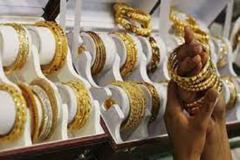 একনজরে দেখে নেওয়া যাক কলকাতায় (Kolkata Gold Price) ২২ ক্যারাট সোনার প্রতি গ্রামে সোমবারের দাম ৷ প্রতীকী ছবি ৷