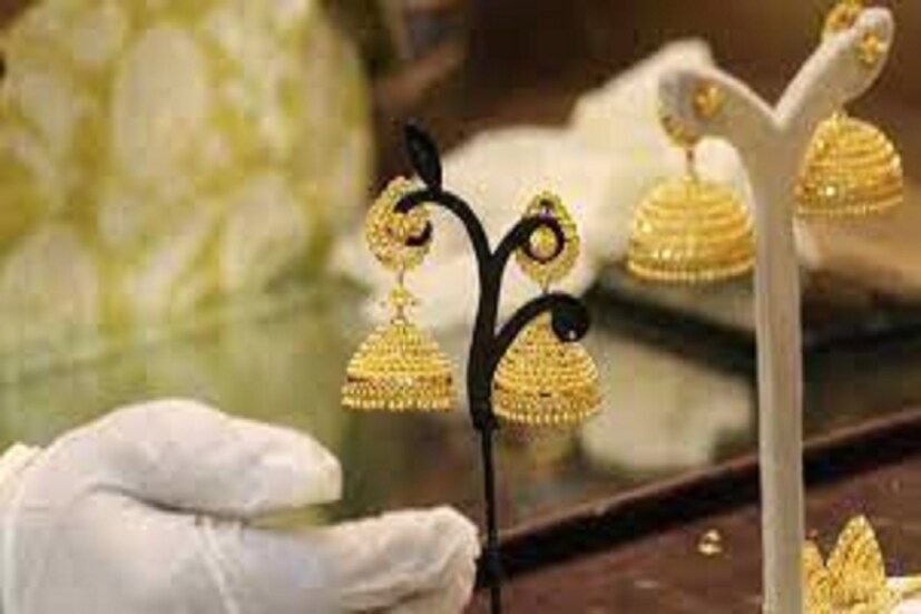 ফের বিরাট চাপ কেননা কলকাতায় সোনার দাম (Kolkata Gold Price) ২২ ও ২৪ ক্যারাটের ক্ষেত্রে ১, ৮, ১০ ও ১০০ গ্রামে বেড়েছে ২৩ হাজার টাকারও বেশি ৷ প্রতীকী ছবি ৷