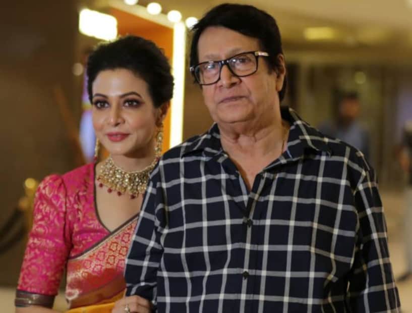 অভিনেতা রঞ্জিত মল্লিকের শিক্ষায় বড় হয়েছেন কোয়েল। বরাবরই পরিবারের সঙ্গে কতটা জড়িয়ে আছেন তা উঠে এসেছে কোয়েলের কথায়। 